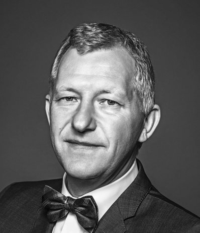FELIX BRÄUTIGAM head Shot